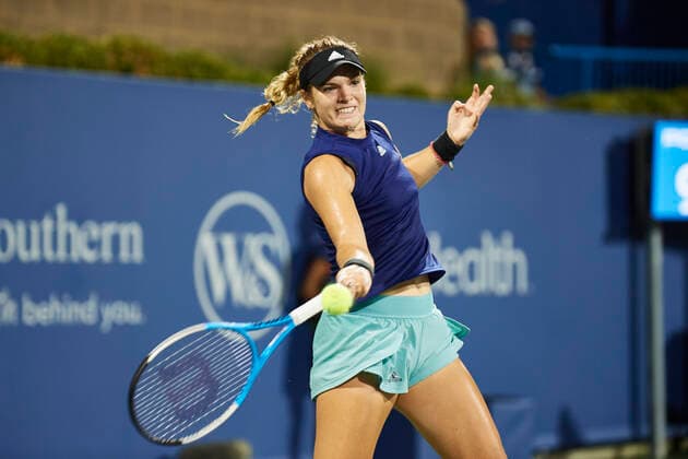 CINCINNATI, OH - AUGUST 18: Catherine McNally of USA hits a forehand in her doubles match with partner Coco Gauff during a match on day 3 of the Western and Southern Open at the Lindner Family Tennis Center in Mason, Ohio on August 18, 2021. (Photo by Shelley Lipton Icon Sportswire) TENNIS: AUG 18 Western & Southern Open Icon210818903