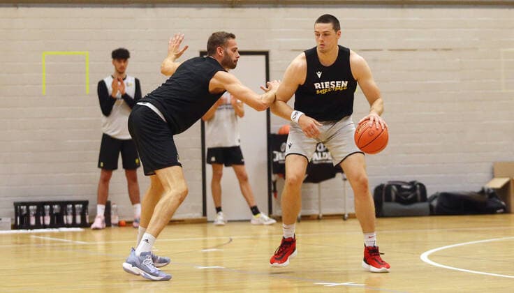 Ludwigsburg , Basketball Start of training MHP Riesen Ludwigsburg , from left Jonas Wohlfarth Bottermann Scottie james