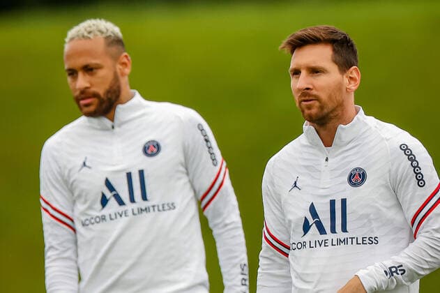 Paris Saint Germain s Leo Messi and Neymar JR attend a training session at the Camp des Loges sports complex near Paris, France, on August 19, 2021.  Copyright: xAurelienxMorissardx