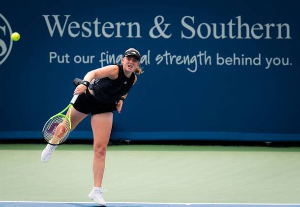 Mandatory Credit: Photo by Rob Prange Shutterstock (12324303n) Jelena Ostapenko of Latvia in action during the third round at the 2021 Western & Southern Open WTA, Tennis Damen 1000 tennis tournament Western & Southern Open Day Six, Tennis, Cincinnati, USA, 19 Aug 2021 Western & Southern Open Day Six, Tennis, Cincinnati, USA, 19 Aug 2021  Copyright: xRobxPrange Shutterstockx 12324303n