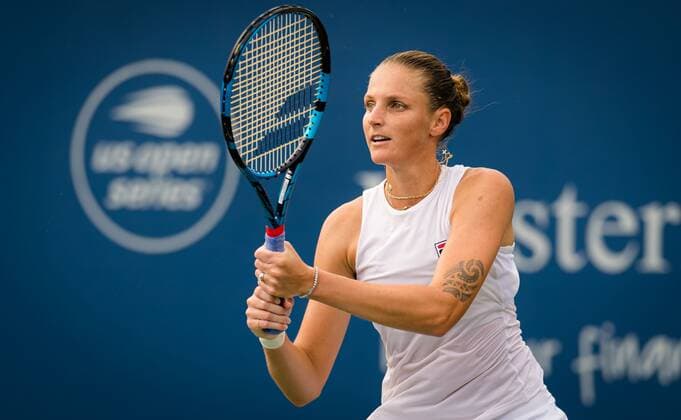 Mandatory Credit: Photo by Rob Prange Shutterstock (12324303dh) Karolina Pliskova of the Czech Republic in action during her third round match at the 2021 Western & Southern Open WTA, Tennis Damen 1000 tennis tournament Western & Southern Open Day Six, Tennis, Cincinnati, USA, 19 Aug 2021 Western & Southern Open Day Six, Tennis, Cincinnati, USA, 19 Aug 2021  Copyright: xRobxPrange Shutterstockx 12324303dh