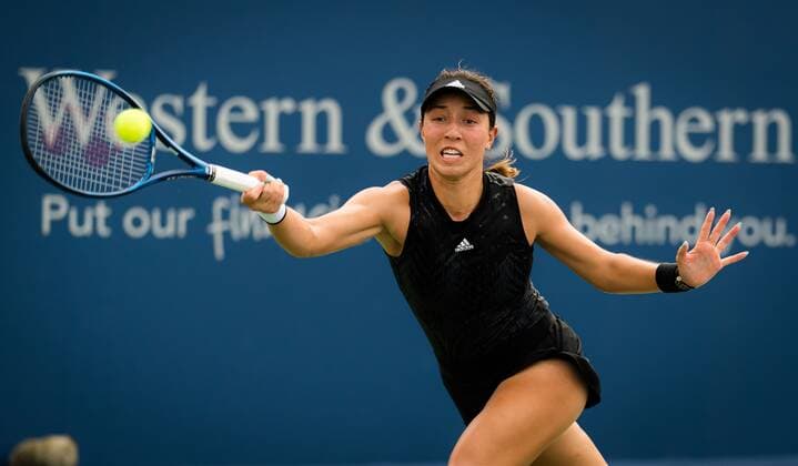 Mandatory Credit: Photo by Rob Prange Shutterstock (12324303dd) Jessica Pegula of the United States in action during her third round match at the 2021 Western & Southern Open WTA, Tennis Damen 1000 tennis tournament Western & Southern Open Day Six, Tennis, Cincinnati, USA, 19 Aug 2021 Western & Southern Open Day Six, Tennis, Cincinnati, USA, 19 Aug 2021  Copyright: xRobxPrange Shutterstockx 12324303dd