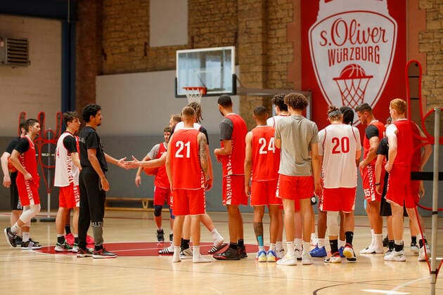 Basketball, BBL, s Oliver Würzburg Training