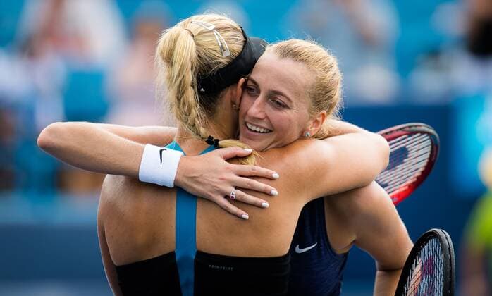 Mandatory Credit: Photo by Rob Prange Shutterstock (12324311ba) Petra Kvitova of the Czech Republic & Angelique Kerber of Germany hug after Kvitova is forced to retire from the quarter-final at the 2021 Western & Southern Open WTA, Tennis Damen 1000 tennis tournament Western & Southern Open Day Seven, Tennis, Cincinnati, USA, 20 Aug 2021 Western & Southern Open Day Seven, Tennis, Cincinnati, USA, 20 Aug 2021  Copyright: xRobxPrange Shutterstockx 12324311ba