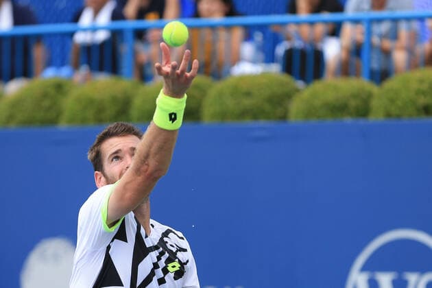 CINCINNATI, OH - AUGUST 20: Austin Krajicek of the United States serves during the Western & Southern Open at the Lindner Family Tennis Center on August 20, 2021 in Mason, Ohio. (Photo by Ian Johnson Icon Sportswire) TENNIS: AUG 20 Western & Southern Open Icon210820033