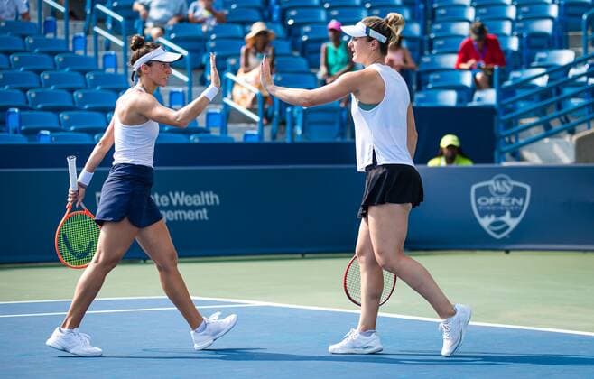Mandatory Credit: Photo by Rob Prange Shutterstock (12324311bj) Barbora Krejcikova & Katerina Siniakova of the Czech Republic in action during the doubles semi-final of the 2021 Western & Southern Open WTA, Tennis Damen 1000 tennis tournament Western & Southern Open Day Seven, Tennis, Cincinnati, USA, 20 Aug 2021 Western & Southern Open Day Seven, Tennis, Cincinnati, USA, 20 Aug 2021  Copyright: xRobxPrange Shutterstockx 12324311bj