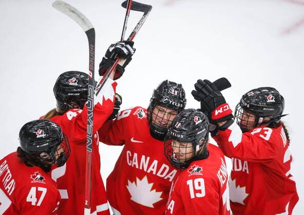 August 20, 2021, Calgary, ab, Canada: Canada s Marie-Philip Poulin (29) celebrates her goal with teammates during second period IIHF Women s World Championship, WM, Weltmeisterschaft hockey action against Finland in Calgary, Friday, Aug. 20, 2021. Marie-Philip Poulin  - ZUMAc35_ 20210820_zaf_c35_031 Copyright: xJeffxMcintoshx