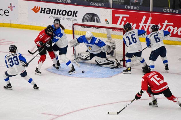 August 20, 2021, Calgary, AB, Canada: Finland s goalie ANNI KEISALA prepares to make a save during the Finland vs Canada preliminary round game at the 2021 IIHF Women s World Championship, WM, Weltmeisterschaft in Calgary, AB, Canada on Aug 20, 2021. Canada defeated Finland 5-3. The 12-day tournament returns after more than two year due to the COVID-19 pandemic. Calgary Canada - ZUMAj113 20210820_zip_j113_073 Copyright: xGavinxJohnx