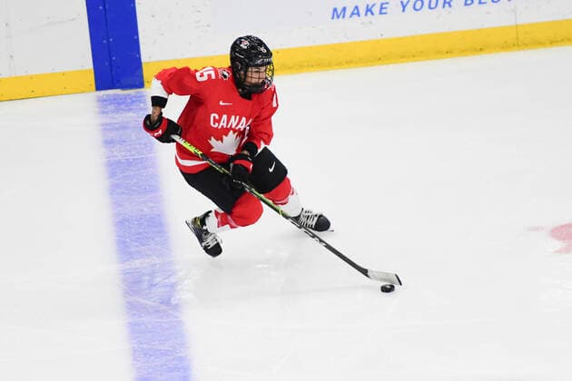 August 20, 2021, Calgary, AB, Canada: Canada s MELODIE DAOUST skates with the puck during the Finland vs Canada preliminary round game at the 2021 IIHF Women s World Championship, WM, Weltmeisterschaft in Calgary, AB, Canada on Aug 20, 2021. Canada defeated Finland 5-3. The 12-day tournament returns after more than two year due to the COVID-19 pandemic. Calgary Canada - ZUMAj113 20210820_zip_j113_099 Copyright: xGavinxJohnx