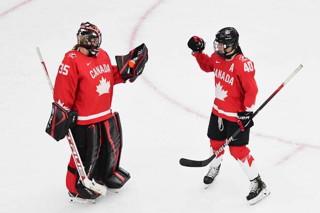 August 20, 2021, Calgary, AB, Canada: Canada s ANN-RENEE DESBIENS and CLAIRE THOMPSON celebrate their victory over Finland during the Finland vs Canada preliminary round game at the 2021 IIHF Women s World Championship, WM, Weltmeisterschaft in Calgary, AB, Canada on Aug 20, 2021. Canada defeated Finland 5-3. The 12-day tournament returns after more than two year due to the COVID-19 pandemic. Calgary Canada - ZUMAj113 20210820_zip_j113_115 Copyright: xGavinxJohnx