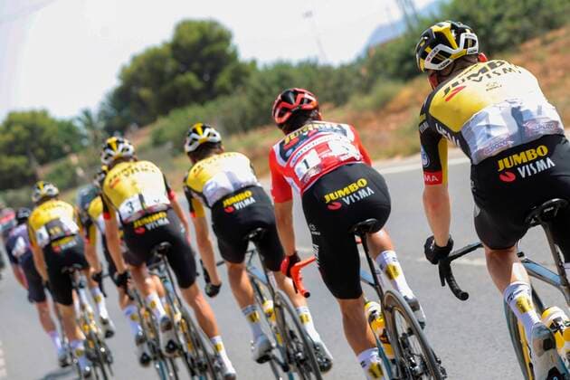 Slovenian cyclist and overall leader Primoz Roglic (2 R) rides close to teammates during the 8th stage of the Spanish Cycling Vuelta a 173,7 km-long race between Santa Pola (Alicante) and La Manga del Mar Menor (Murcia), in Santa Pola, in Alicante region, Spain, 21 August 2021. 8th stage of the Spanish Cycling Vuelta !ACHTUNG: NUR REDAKTIONELLE NUTZUNG!  Copyright: xManuelxBruquex GRAF5781 20210821-78367145895f7826fd229095aa4570032b28716d