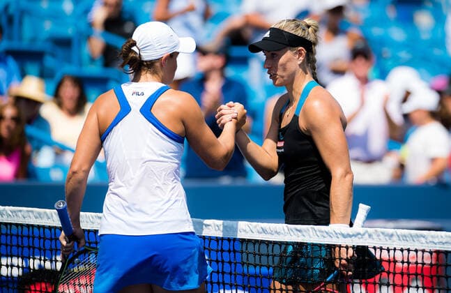 August 21, 2021, CINCINNATI, UNITED STATES: Ashleigh Barty of Australia & Angelique Kerber of Germany after their semi-final match at the 2021 Western & Southern Open WTA, Tennis Damen 1000 tennis tournament CINCINNATI UNITED STATES - ZUMAa181 20210821_zaa_a181_068 Copyright: xRobxPrangex