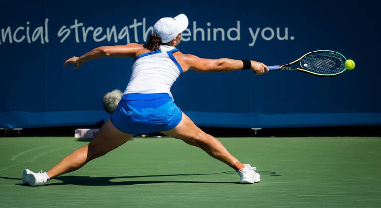 August 21, 2021, CINCINNATI, UNITED STATES: Ashleigh Barty of Australia in action during her semi-final match at the 2021 Western & Southern Open WTA, Tennis Damen 1000 tennis tournament CINCINNATI UNITED STATES - ZUMAa181 20210821_zaa_a181_093 Copyright: xRobxPrangex