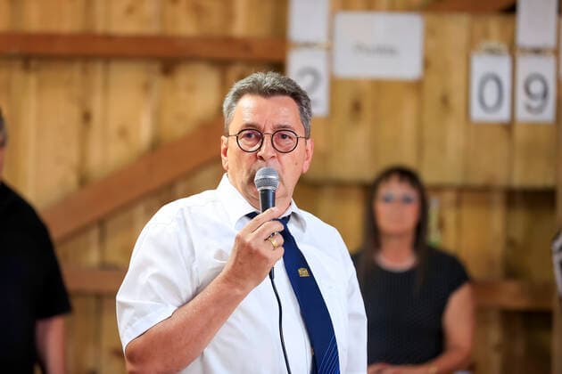 Final Four tournament of the four best teams of the summer federal league in the stick sport Passau Bavaria Germany stick sport men, 1 federal league south Final Four, summer 2021 on 21 08 2021 in the stick hall Neustift, picture shows the national chairman ice stick sport chairman of the Bavarian ice sport federation Alois Bosl Passau stick hall Neustift Bavaria Germany