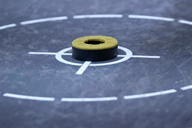 Final Four tournament of the four best teams of the summer federal league in the stick sport Passau Bavaria Germany stick sport men, 1 federal league south Final Four, summer 2021 on 21 08 2021 in the stick hall Neustift, picture shows a stave on an asphalt track Passau stick hall Neustift Bavaria Germany