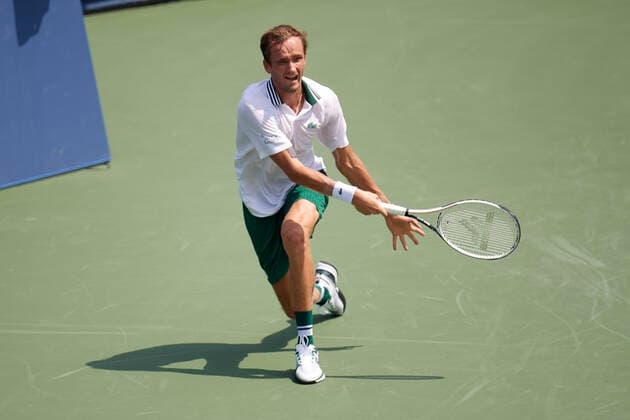 CINCINNATI, OH - AUGUST 21: Daniil Medvedev of Russia hits a forehand shot during the semifinal match on day 7 of the Western & Southern Open at the Lindner Family Tennis Center in Mason, Ohio on August 21, 2021. (Photo by Shelley Lipton Icon Sportswire) TENNIS: AUG 21 Western & Southern Open Icon210821497