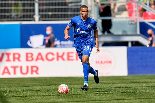 Malick Thiaw 33, FC Schalke 04 on the ball, portrait, portrait, single image, cropped at the match 2 Bundesliga SSV Jahn Regensburg FC Schalke 04 at Jahnstadion on 21 8 2021 Regensburg 21 08 21 Football , 21 08 2021, Regensburg Germany , DFB DFL REGULATIONS PROHIBIT ANY USE OF PHOTOGRAPHS AS IMAGE SEQUENCES AND OR QUASI VIDEO xpxpkx