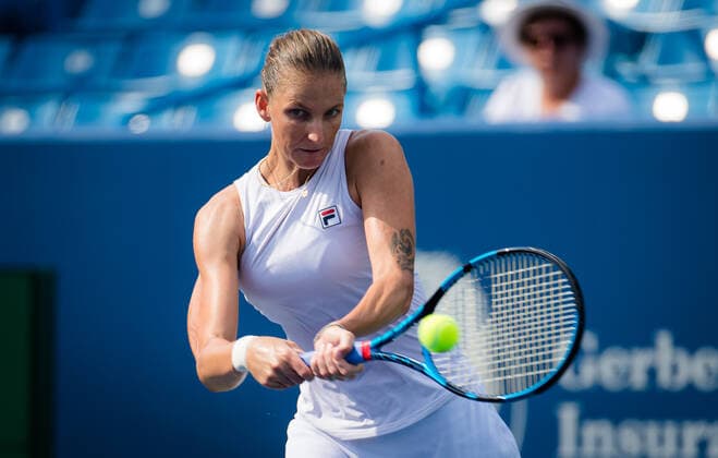 August 21, 2021, CINCINNATI, UNITED STATES: Karolina Pliskova of the Czech Republic in action during the semi-final at the 2021 Western & Southern Open WTA, Tennis Damen 1000 tennis tournament against Jil Teichmann of Switzerland CINCINNATI UNITED STATES - ZUMAa181 20210821_zaa_a181_186 Copyright: xRobxPrangex