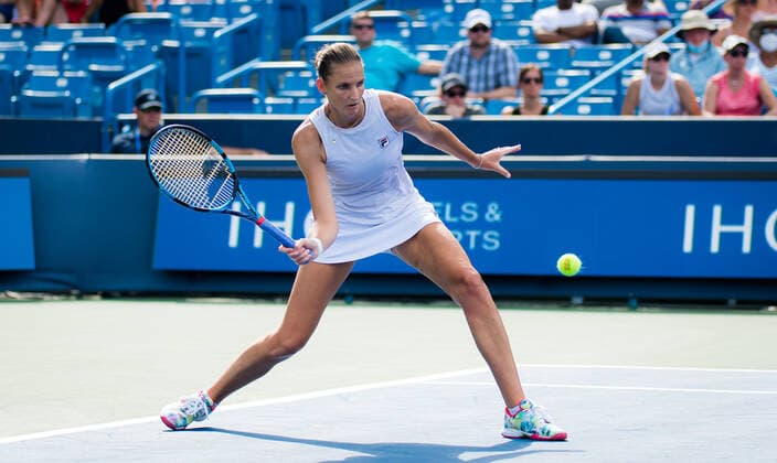 August 21, 2021, CINCINNATI, UNITED STATES: Karolina Pliskova of the Czech Republic in action during the semi-final at the 2021 Western & Southern Open WTA, Tennis Damen 1000 tennis tournament against Jil Teichmann of Switzerland CINCINNATI UNITED STATES - ZUMAa181 20210821_zaa_a181_188 Copyright: xRobxPrangex