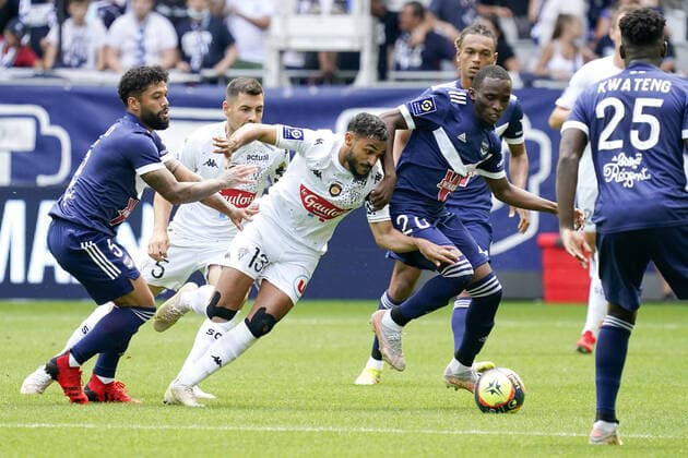 05 OTAVIO (FCGB) - 13 SOFIANE BOUFAL (SCO) - 20 ISSOUF SISSOKHO (FCGB) FOOTBALL : Bordeaux vs Angers - Ligue 1 Uber Eats - 22 08 2021 FEP Panoramic 