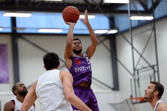BG Göttingen Medipolis SC Jena 23 08 2021, Basketball Bundesliga, 2021 2022 season, preparation, BG Göttingen Medipolis SC Jena Göttingens Stephen Brown throws to the basket Göttingen Lower Saxony Germany