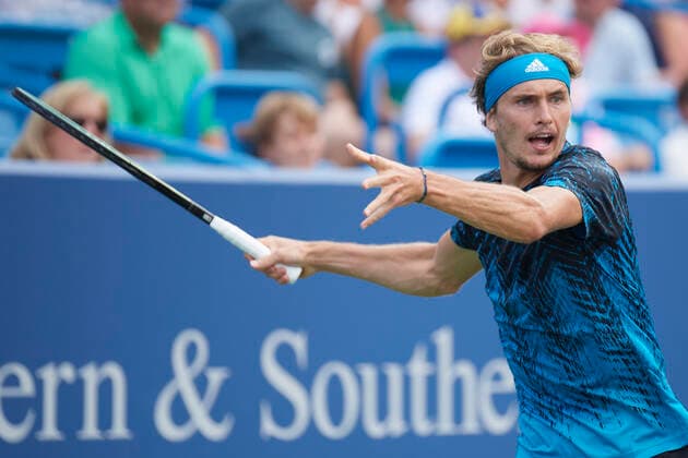 CINCINNATI, OH - AUGUST 22: Alexander Zverev of Germany lines the ball up to hit a forehand during the menÕs championship match of the Western & Southern Open at the Lindner Family Tennis Center in Mason, Ohio on August 22, 2021. (Photo by Shelley Lipton Icon Sportswire) TENNIS: AUG 22 Western & Southern Open Icon210822622