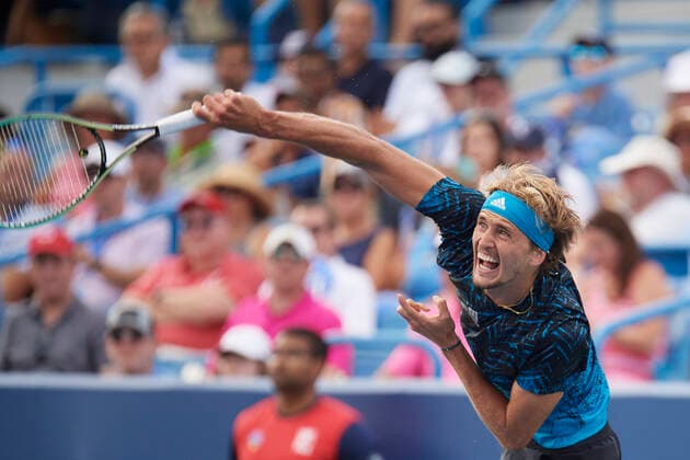 Sport Bilder des Tages CINCINNATI, OH - AUGUST 22: Alexander Zverev of Germany serves during the menÕs championship match of the Western & Southern Open at the Lindner Family Tennis Center in Mason, Ohio on August 22, 2021. (Photo by Shelley Lipton Icon Sportswire) TENNIS: AUG 22 Western & Southern Open Icon210822763