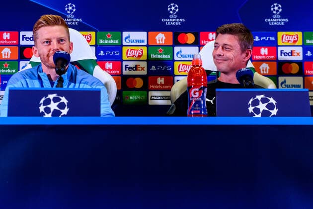 210823 Anders Christiansen and Jon Dahl Tomasson, head coach during a press conference with Malmö FF ahead of the UEFA Champions League playoff match against Ludogorets on August 23, 2021 in Razgrad Photo Ludvig Thunman BILDBYRAN code LT LT0191 football football soccer football champions league training press conference training practice press conference malmö ff bbeng,  Copyright: LUDVIGxTHUNMAN BB210823LT078