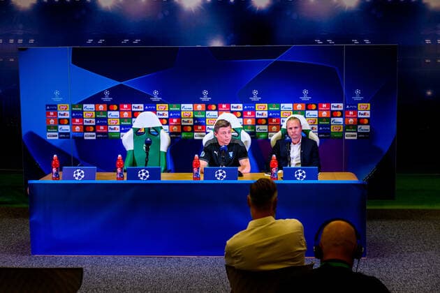 210823 Jon Dahl Tomasson, head coach and Hjalmar Tell, press officer during a press conference with Malmö FF ahead of the UEFA Champions League playoff match against Ludogorets on August 23, 2021 in Razgrad Photo Ludvig Thunman BILDBYRAN kod LT LT0191 fotboll football soccer fotball champions league training press conference training practice press conference malmö ff bbeng,  Copyright: LUDVIGxTHUNMAN BB210823LT083