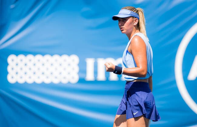 August 24, 2021, CHICAGO, UNITED STATES: Marta Kostyuk of Ukraine in action during the second round of the 2021 WTA, Tennis Damen Chicago Womens Open WTA 250 tennis tournament against Kaia Kanepi of Estonia CHICAGO UNITED STATES - ZUMAa181 20210824_zaa_a181_017 Copyright: xRobxPrangex