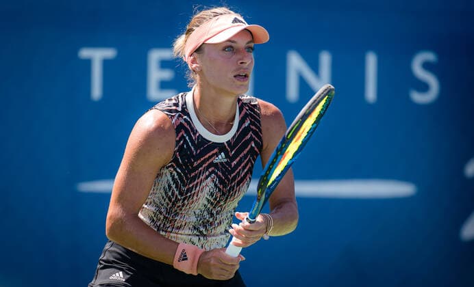 August 24, 2021, CHICAGO, UNITED STATES: Ana Bogdan of Romania in action during the second round of the 2021 WTA, Tennis Damen Chicago Womens Open WTA 250 tennis tournament against Varvara Gracheva of Russia CHICAGO UNITED STATES - ZUMAa181 20210824_zaa_a181_018 Copyright: xRobxPrangex