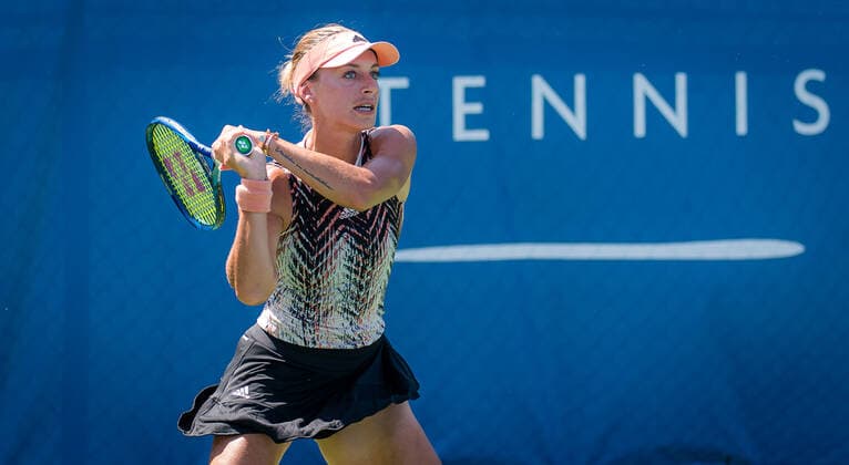 August 24, 2021, CHICAGO, UNITED STATES: Ana Bogdan of Romania in action during the second round of the 2021 WTA, Tennis Damen Chicago Womens Open WTA 250 tennis tournament against Varvara Gracheva of Russia CHICAGO UNITED STATES - ZUMAa181 20210824_zaa_a181_021 Copyright: xRobxPrangex