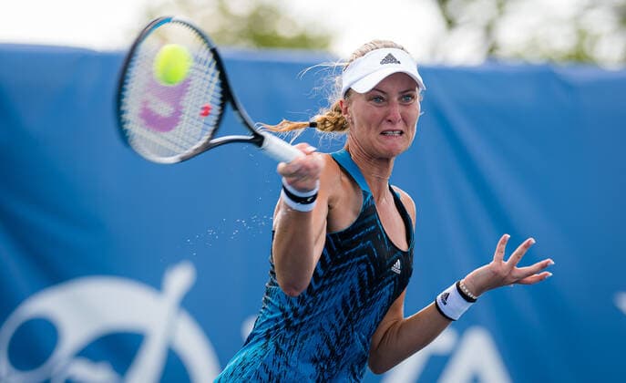 August 24, 2021, CHICAGO, UNITED STATES: Kristina Mladenovic of France in action during the second round of the 2021 WTA, Tennis Damen Chicago Womens Open WTA 250 tennis tournament against Francoise Abanda of Canada CHICAGO UNITED STATES - ZUMAa181 20210824_zaa_a181_060 Copyright: xRobxPrangex