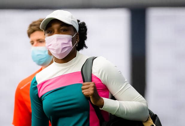 August 25, 2021, CHICAGO, UNITED STATES: Venus Williams of the United States hosts a kids clinic at the 2021 WTA, Tennis Damen Chicago Womens Open WTA 250 tennis tournament CHICAGO UNITED STATES - ZUMAa181 20210825_zaa_a181_038 Copyright: xRobxPrangex