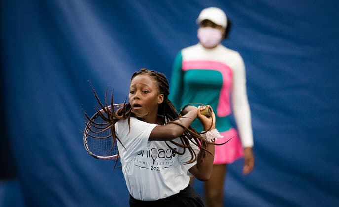 August 25, 2021, CHICAGO, UNITED STATES: Venus Williams of the United States hosts a kids clinic at the 2021 WTA, Tennis Damen Chicago Womens Open WTA 250 tennis tournament CHICAGO UNITED STATES - ZUMAa181 20210825_zaa_a181_049 Copyright: xRobxPrangex