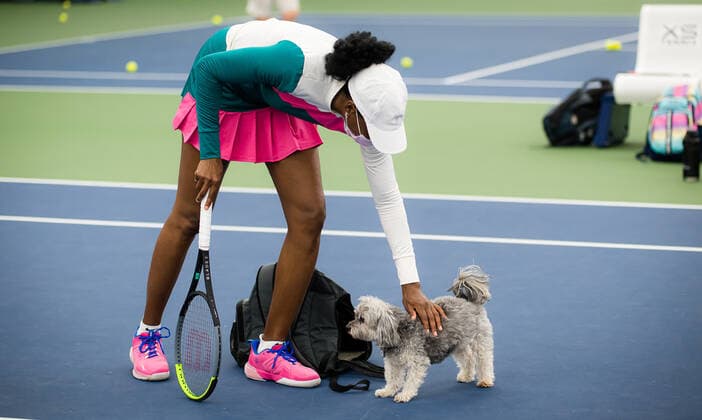 August 25, 2021, CHICAGO, UNITED STATES: Venus Williams of the United States hosts a kids clinic at the 2021 WTA, Tennis Damen Chicago Womens Open WTA 250 tennis tournament CHICAGO UNITED STATES - ZUMAa181 20210825_zaa_a181_053 Copyright: xRobxPrangex