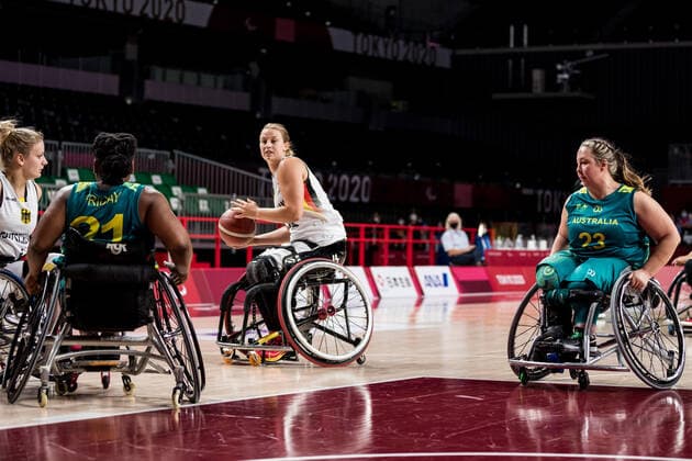 Tokyo 2020 Paralympic Games Wheelchair Basketball , 26 08 2021 TOKYO, JAPAN 26 August Wheelchair Basketball, Germany vs Australia Women, on Day 2 of the Tokyo 2020 Paralympic Games at Musashino Forest Plaza on 25 08 2021 in Tokyo Japan Mary Friday 21, Australia , Lena Knippelmeyer 14, Germany , Nathalie Alexander 23, Australia Copyright: xBEAUTIFULxSPORTS Wunderlx