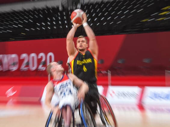 6633154 26.08.2021 Germany s Matthias Guentner shoots the ball during the men s wheelchair basketball Group B match between the United States and Germany at the Tokyo 2020 Paralympic Games at Ariake Arena in Tokyo, Japan. Ilya Pitalev Sputnik Japan Paralympics 2020 Wheelchair Basketball Men USA - Germany  b3aebc304f15019f