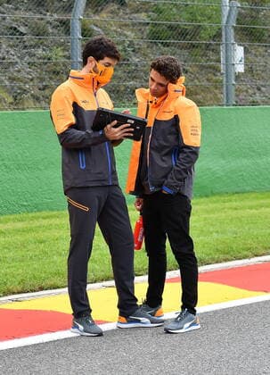 FORMULA 1 ROLEX BELGIAN GRAND PRIX 2021 26 08 2021, Circuit de Spa Francorchamps, Spa Franchorchamps, FORMULA 1 ROLEX BELGIAN GRAND PRIX 2021 , pictured Lando Norris GBR 4 , McLaren F1 Team walks the track with its engineers nordphotoxGmbHx xBratic nph00250