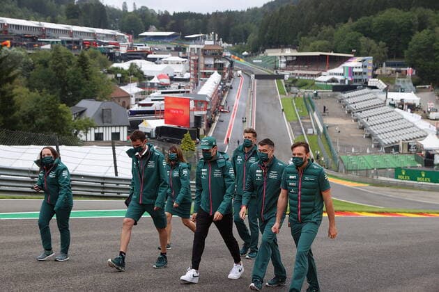 FORMULA 1 ROLEX BELGIAN GRAND PRIX 2021 26 08 2021, Circuit de Spa Francorchamps, Spa Franchorchamps, FORMULA 1 ROLEX BELGIAN GRAND PRIX 2021 , pictured Lance Stroll CAN 18 , Aston Martin Cognizant Formula One Team walks the track with his engineers nordphotoxGmbHx xBratic nph00250