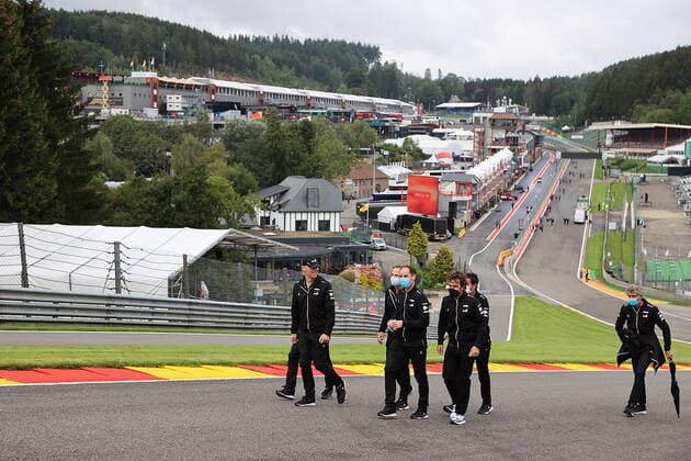 FORMULA 1 ROLEX BELGIAN GRAND PRIX 2021 26 08 2021, Circuit de Spa Francorchamps, Spa Franchorchamps, FORMULA 1 ROLEX BELGIAN GRAND PRIX 2021 , in picture Fernando Alonso ESP 14 , Alpine F1 Team walks the track with his engineers nordphotoxGmbHx xBratic nph00250