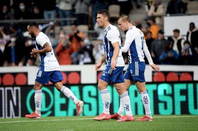 Jair Tavares Silva (L), Filip Valencic (C) and Roope Riski of HJK after their first goal by Roope Riski during the football UEFA Europa League play-off match between HJK and Fenerbahce in Helsinki, Finland on August 26, 2021. Helsinki Finland LKFTVX20210826193004QXGC  Copyright: xMikkoxStigx