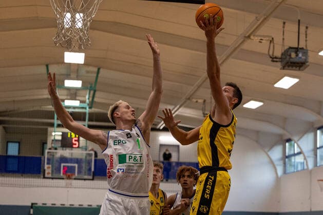 Ryan Mikesell Tigers Tuebingen, 33 ¨¨Tigers Tuebingen vs EPG Baskets Koblenz, 2 basketball, Bundesliga, Pro A, Barmer 2 basketball, test game, season 2021 2022, 26 08 2021, ¨¨ Tigers Tuebingen EPG Baskets Koblenz, 2 basketball, 2 Bundesliga, Barmer 2 basketball, test game, season 2021 2022, 26 08 2021 Tuebingen Copyright: xDennisxDuddek xEibnerxPressefotox EP_DDK