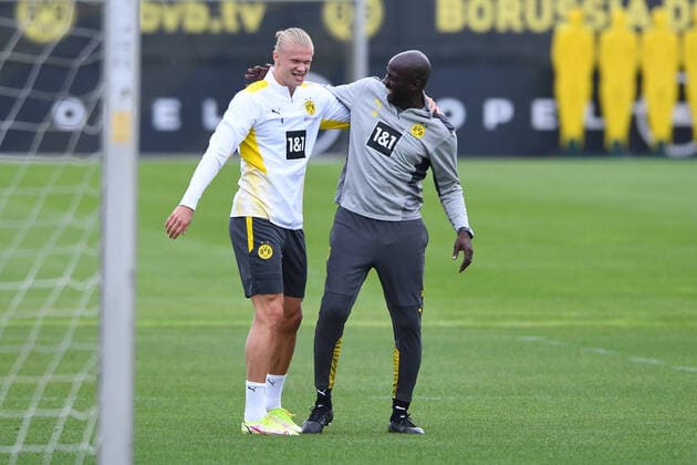 Football 1 Bundesliga Training Borussia Dortmund on 26 08 2021 at the training ground in Dortmund Brackel Erling Haaland Dortmund , left Otto Addo Talent Manager Dortmund , right DFL regulations prohibit any use of photographs as image sequences and or quasi video xHDx
