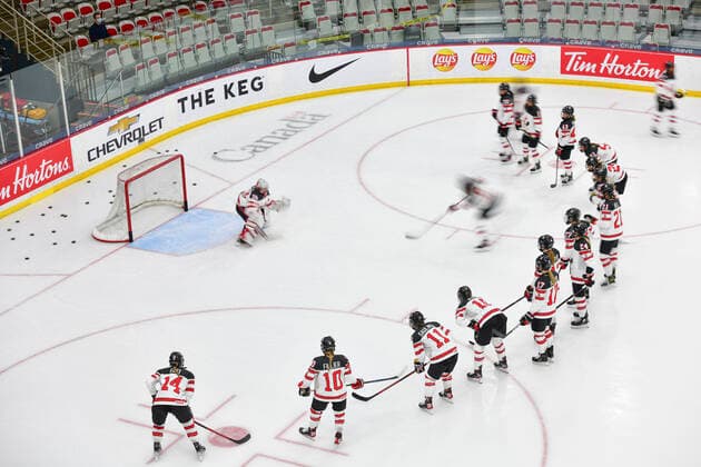 August 26, 2021, Calgary, AB, Canada: Team Canada practices before the Canada vs United States preliminary round game at the 2021 IIHF Women s World Championship, WM, Weltmeisterschaft in Calgary, AB, Canada on 26 August, 2021. Canada defeated the United States 5-1 to take first place in the preliminary round. The last time Canada beat the United States at the World Championship was in 2013. Calgary Canada - ZUMAj113 0131781163st Copyright: xGavinxJohnx
