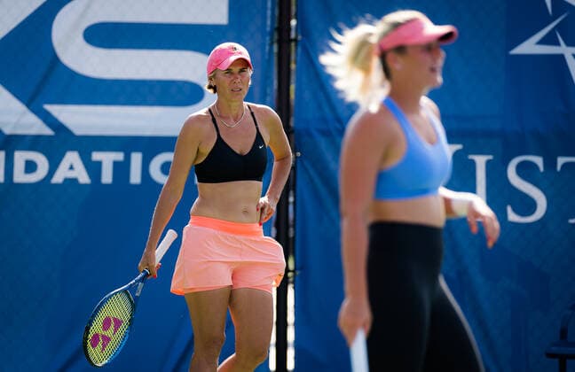 August 26, 2021, CHICAGO, UNITED STATES: Marta Kostyuks Mother before the quarter-final of the 2021 WTA, Tennis Damen Chicago Womens Open WTA 250 tennis tournament against Vavara Gracheva of Russia CHICAGO UNITED STATES - ZUMAa181 20210826_zaa_a181_070 Copyright: xRobxPrangex
