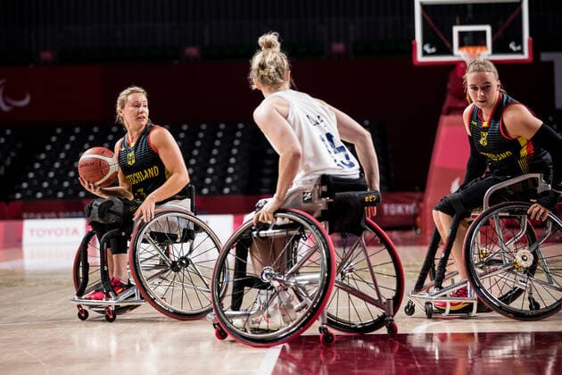 Tokyo 2020 Paralympic Games Wheelchair Basketball , 27 08 2021 TOKYO, JAPAN 27 August Wheelchair Basketball, Great Britain vs Germany Women, on Day 3 of the Tokyo 2020 Paralympic Games at Musashino Forest Sport Plaza on 27 08 2021 in Tokyo Japan Svenja Mayer 13, Germany , Robyn Love 15, Great Britain Copyright: xBEAUTIFULxSPORTS Wunderlx