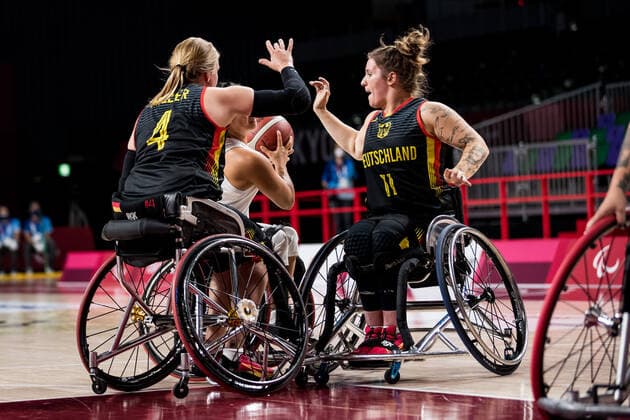Tokyo 2020 Paralympic Games Wheelchair Basketball , 27 08 2021 TOKYO, JAPAN 27 August Wheelchair Basketball, Great Britain vs Germany Women, on Day 3 of the Tokyo 2020 Paralympic Games at Musashino Forest Sport Plaza on 27 08 2021 in Tokyo Japan Mareike Miller 4, Germany , Maya Lindholm 11, Germany Copyright: xBEAUTIFULxSPORTS Wunderlx