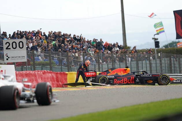FORMULA 1 ROLEX BELGIAN GRAND PRIX 2021 27 08 2021, Circuit de Spa Francorchamps, Spa Franchorchamps, FORMULA 1 ROLEX BELGIAN GRAND PRIX 2021 , in picture accident of Max Verstappen NEL 33 , Red Bull Racing Honda nordphotoxGmbHx xBratic nph00250
