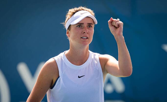 August 27, 2021, CHICAGO, UNITED STATES: Elina Svitolina of the Ukraine in action during the semi-final of the 2021 WTA, Tennis Damen Chicago Womens Open WTA 250 tennis tournament against Rebecca Peterson of Sweden CHICAGO UNITED STATES - ZUMAa181 20210827_zaa_a181_051 Copyright: xRobxPrangex